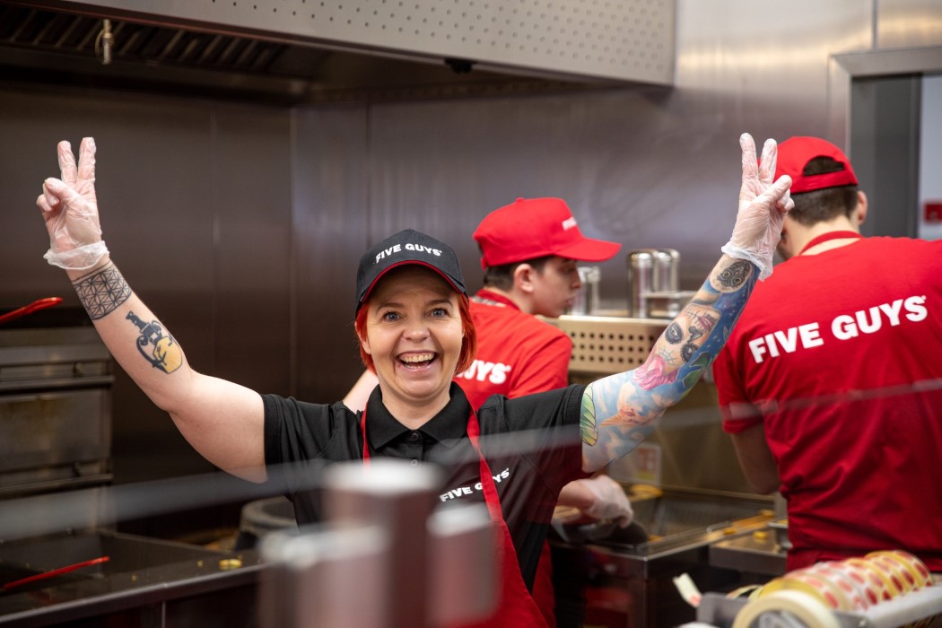 Opportunités d'emploi chez Five Guys : Rejoignez l'univers de la restauration rapide !