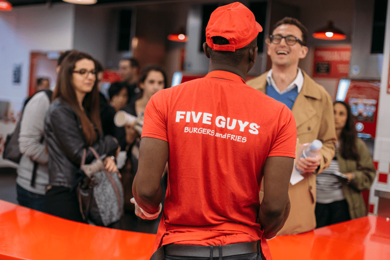 Five Guys restaurant Recrutement chez Five Guys : un goût pour le service et la passion du burger